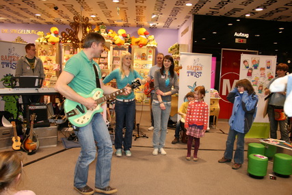 gal/2010/2010 Saitentwist Mayersche Duesseldorf 20.03/2010 Saitentwist Mayersche Duesseldorf 20.03. 143.jpg